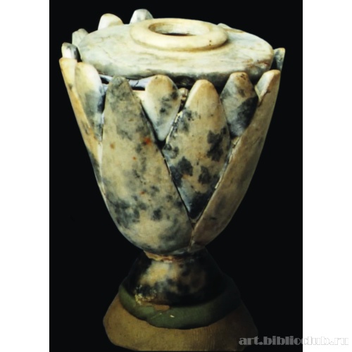 Сосуд в форме цветка лотоса