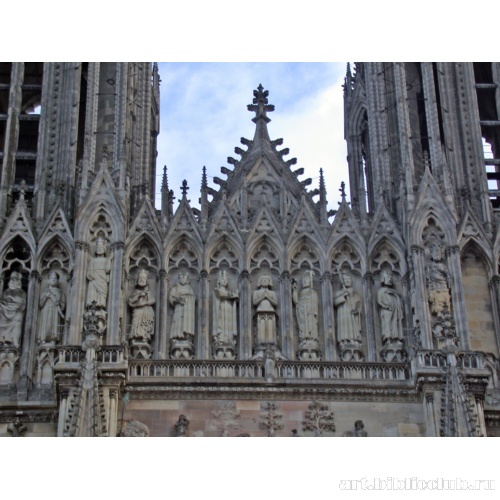 Реймский собор. Фрагмент западного фасада