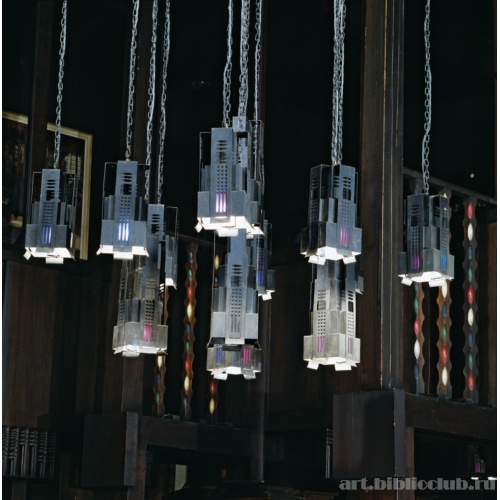 Светильники в библиотеке