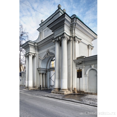 Усадебные ворота со стороны Староваганьковского переулка