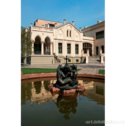 Вид со стороны двора