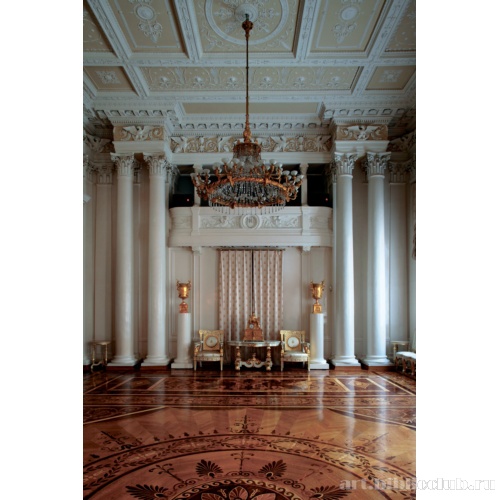 Белоколонный зал