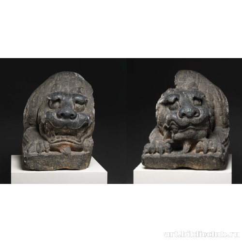 Пара львов-охранителей