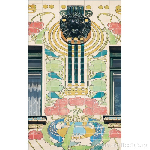 Деталь фасада. Синтез плоскостной орнаментации и скульптурного рельефа