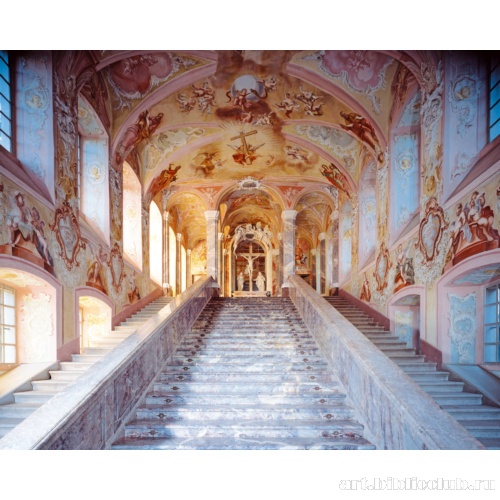 Церковь Восхождения на Голгофу. Лестница