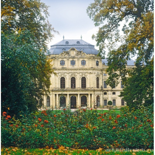 Вид на центральный ризалит садового фасада