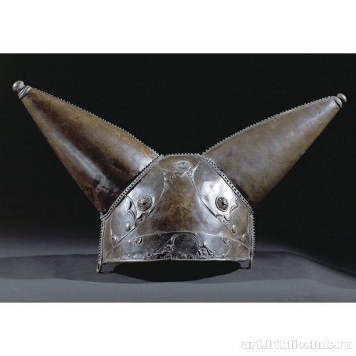 Кельтский рогатый шлем