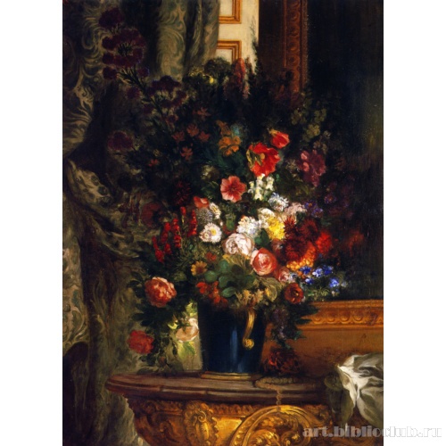 Ваза с цветами на столике