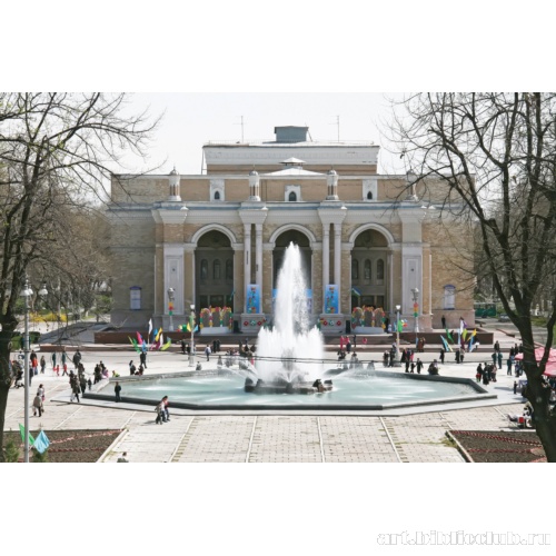 Театр оперы и балета им. А. Навои в Ташкенте