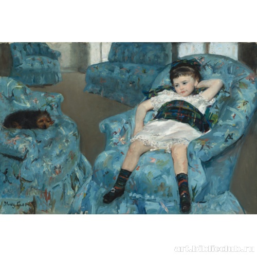 Маленькая девочка в голубом кресле