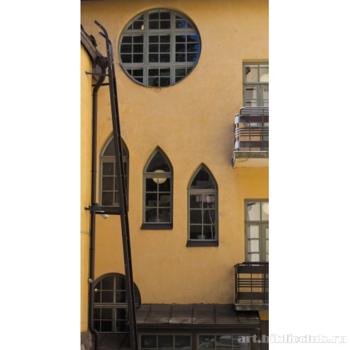 Здание больницы Эйра. Оконные проемы лестничной клетки