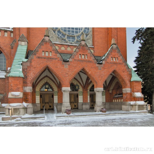 Церковь Св. Михаила. Аркада при входе