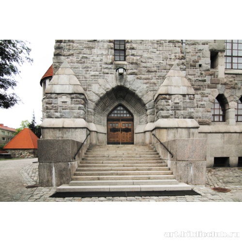 Собор Тампере. Оформление бокового входа