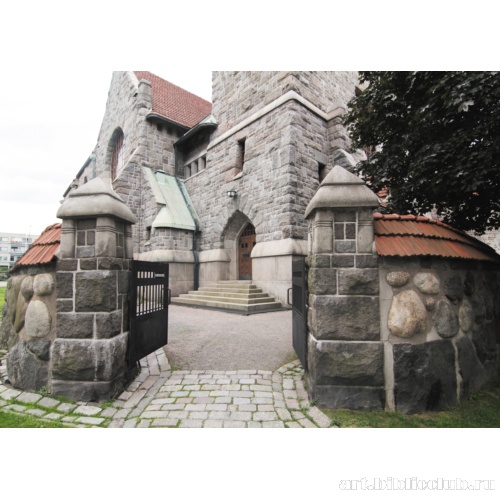 Собор Тампере. Вид на внутренний двор