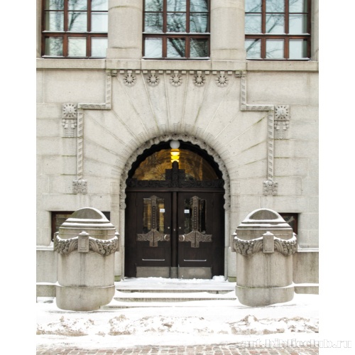 Здание Ипотечной ассоциации Финляндии. Главный вход