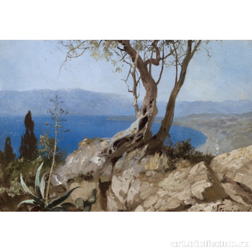 Озеро со скалистыми берегами