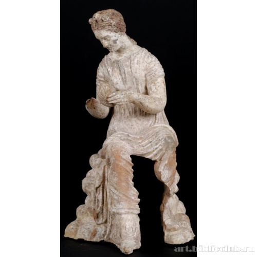 Сидящая женщина