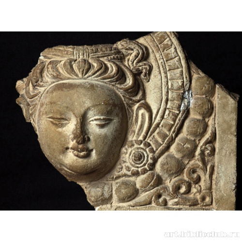 Облицовочная плита с головой бодхисаттвы