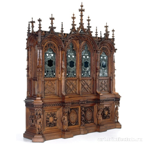 Книжный шкаф