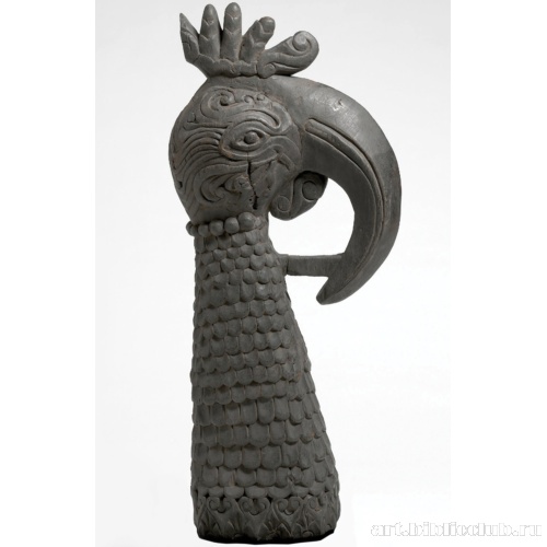 Голова птицы-носорога от церемониальной колесницы