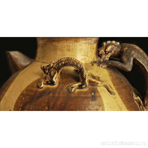 Кувшин. Фрагмент