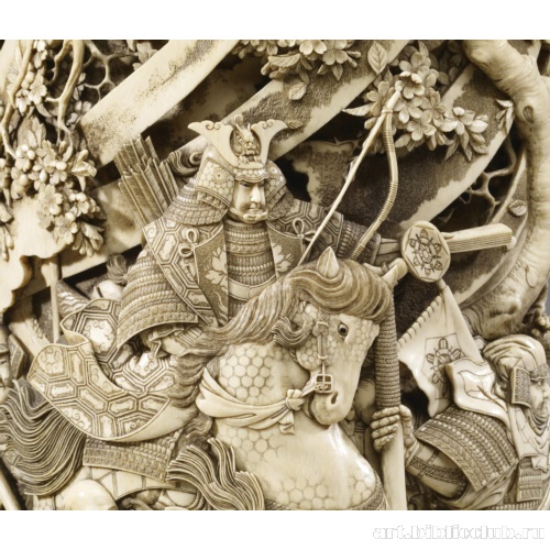 Ваза с изображением сцен из жизни воина Минамото Есицунэ. Фрагмент