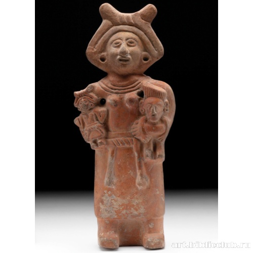 Фигура женщины с ребенком