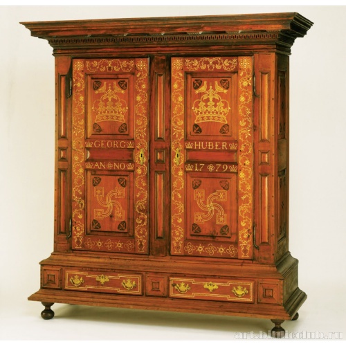 Платяной шкаф (гардероб)