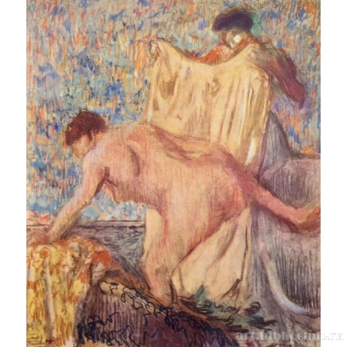 Женщина, выходящая из ванны после мытья