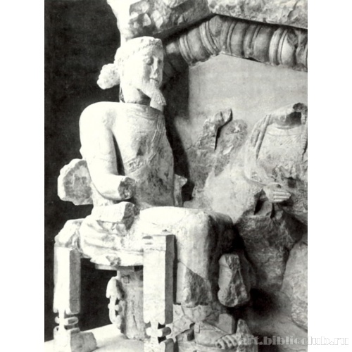 Зевс. Деталь фронтона архаического храма с афинского Акрополя