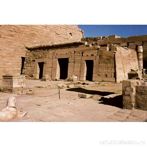 Святилище для остановки процессии Сети II