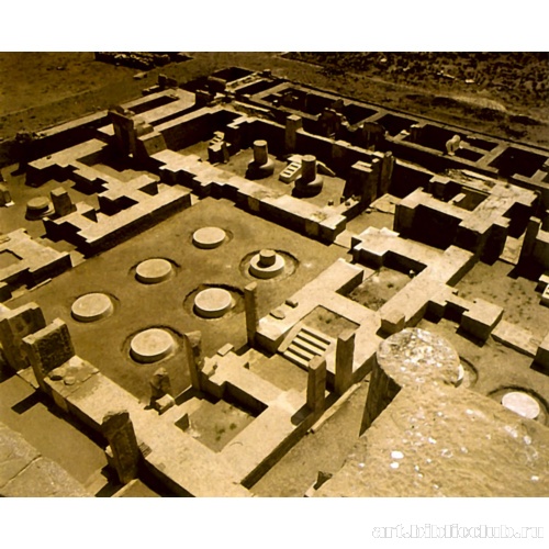 Ложный дворец Рамсеса III. Вид с юга