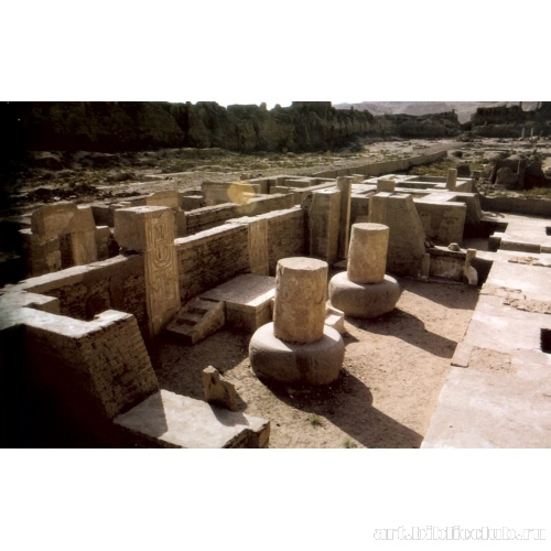 Ложный дворец Рамсеса III, тронный зал