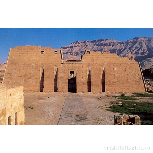 Первый пилон