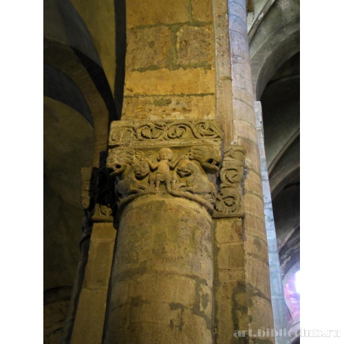 Сан Микеле в Павии. Капитель. Даниил во рву львином (?)